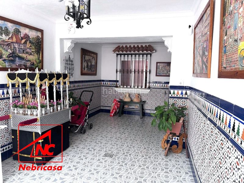 Foto 0cff2a01-d7f4-40b0-b48d-8ecbc01368a7. Casa amb aparcament a Lebrija