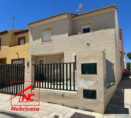 Casa a Cuervo de Sevilla (El). Unifamiliar situada en la la boticaria, en el cuervo.  su ubicac