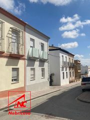Casa in Cabezas de San Juan (Las). Descubre esta magnífica vivienda unifamiliar de 124 m construido