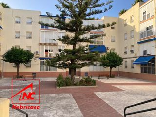 Flat in El Pino-Bajo de Guía. Piso en venta en sanlúcar de barramedase ofrece a la venta una a