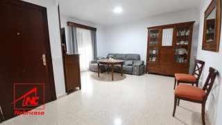 Casa a Cuervo de Sevilla (El). Vivienda unifamiliar en esquina en el cuervo, rodeada de zonas v