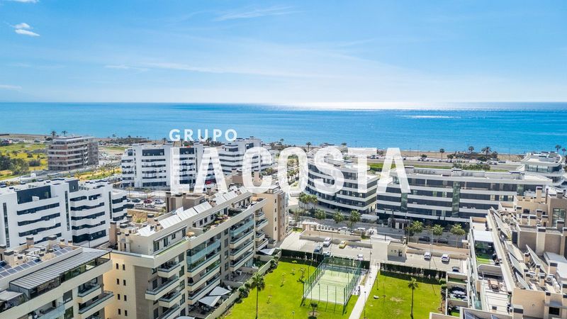 Foto da6b4201-3ae4-4e18-b84f-687f8949de63. Àtic amb aparcament piscina a Los Álamos Torremolinos