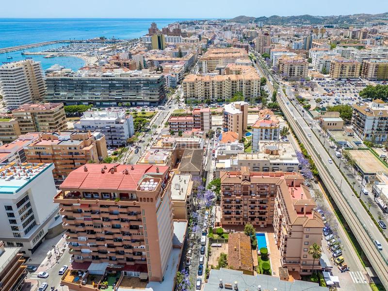 Foto e19f45b9-226f-4394-95f9-39fc8e447a77. Xalet a Playa de los Boliches Fuengirola