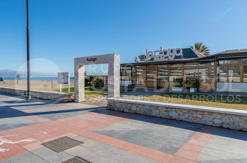 Foto 190866b0-b45d-42c5-a6ad-b2fedc116f8e. Rent apartment with parking pool in Los Álamos Torremolinos