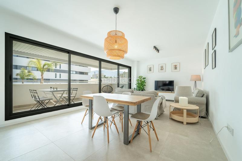 Foto 0de8d5a5-fb51-4d10-8d21-5590aae341ee. Location appartement avec parking piscine dans Los Álamos Torremolinos