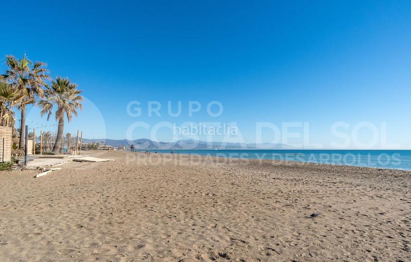 Foto f7645e6e-ac28-4249-9381-e4c6c97e73f1. Location appartement avec parking piscine dans Los Álamos Torremolinos