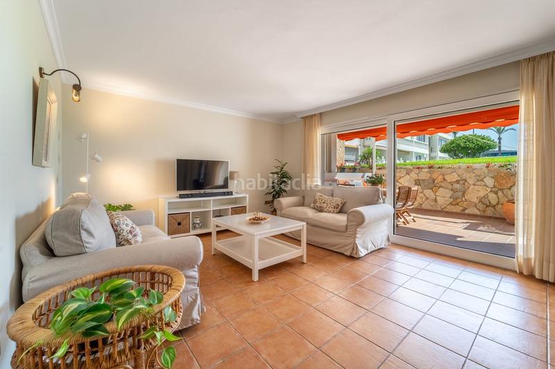 Foto 390bc1b7-f3b4-4eb4-b23c-eb7a6bcf46c9. Rent ground floor with pool in Playamar - Benyamina Torremolinos
