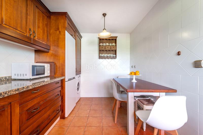 Foto 0c4371ee-a70d-4d27-b8d5-bedc667304a9. Location rez-de-chaussée avec piscine dans Playamar - Benyamina Torremolinos