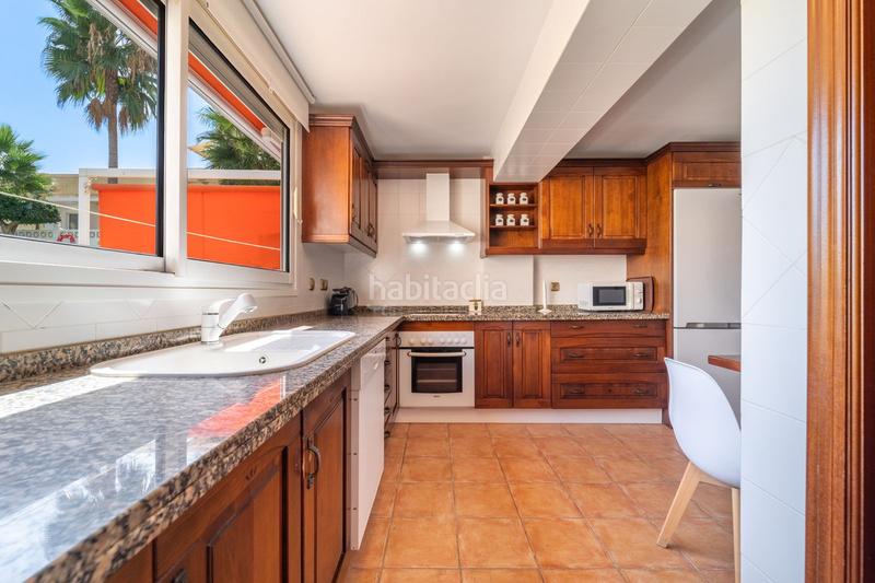 Foto ec95a80d-5e2a-4bf2-a000-c5d5c1d1a3fc. Location rez-de-chaussée avec piscine dans Playamar - Benyamina Torremolinos