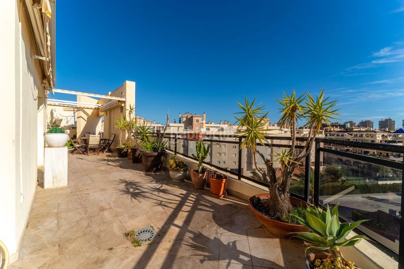 Foto 2bf569ac-3312-49fb-a96a-82073fcf3514. Àtic amb aparcament piscina a Playamar - Benyamina Torremolinos