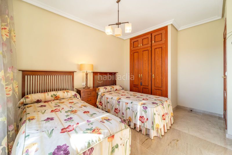 Foto 3599d868-9f91-49d1-b0ef-b34d9325cae6. Àtic amb aparcament piscina a Playamar - Benyamina Torremolinos