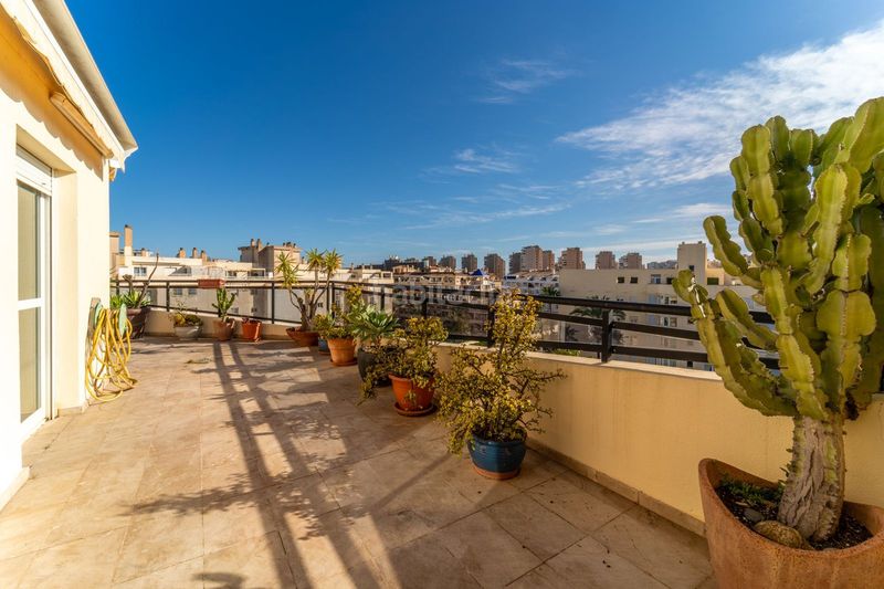 Foto 7fba4f77-0cce-42fc-b00e-346c2106347d. Àtic amb aparcament piscina a Playamar - Benyamina Torremolinos