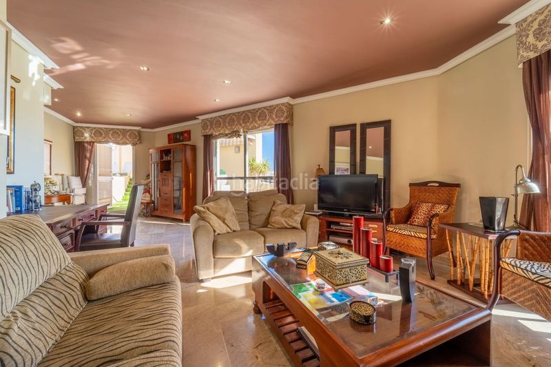 Foto e5e422df-34e2-4216-bffd-f0c0f200d040. Àtic amb aparcament piscina a Playamar - Benyamina Torremolinos