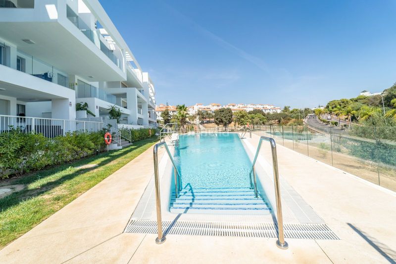 Foto 42c791e7-f038-4e16-9d2b-4ef755d3c6bc. Apartament amb aparcament piscina a El Pinillo Torremolinos