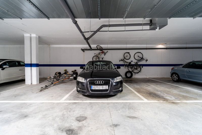 Foto af29da5d-fe63-437b-9c09-7882b8557ea3. Apartament amb aparcament piscina a El Pinillo Torremolinos