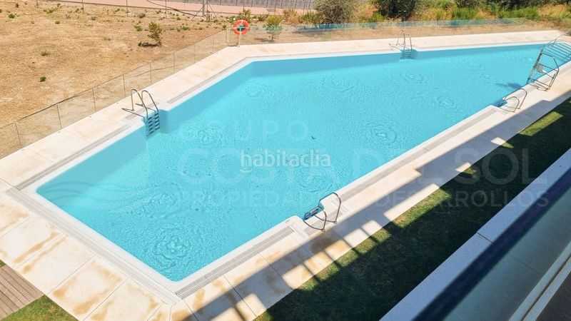 Foto c13c0199-7e7f-4499-99c2-b9e5c5cc608f. Apartament amb aparcament piscina a El Pinillo Torremolinos