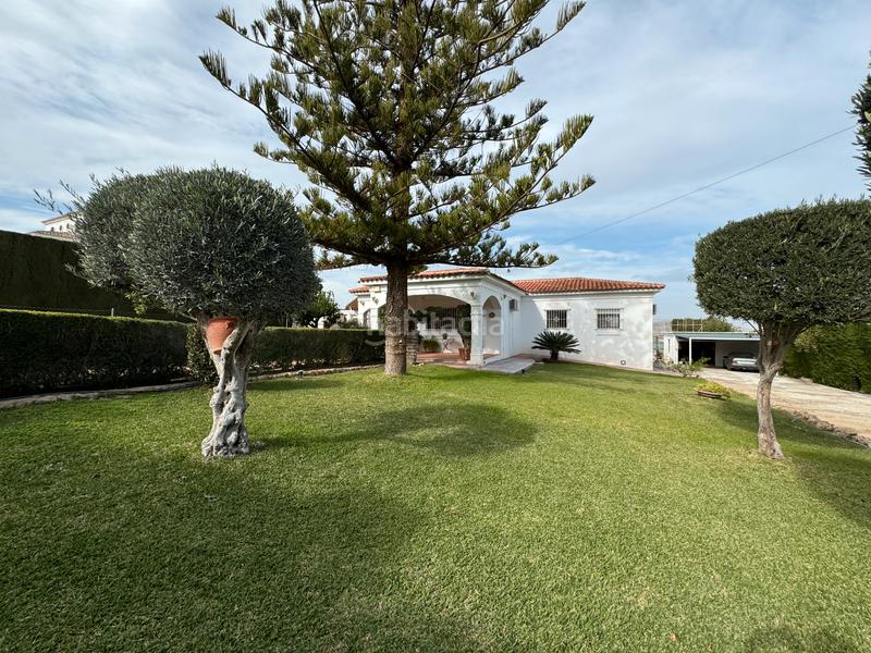 Foto 8db054bf-d9c8-43cd-8855-1a5fae29ff17. Chalet in calle antequera 176 in Pinos de Alhaurín Alhaurín de la Torre