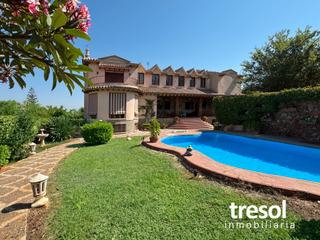 Chalet  Calle río castor. Exclusiva gran villa en excelente ubicación, urbanización los ma