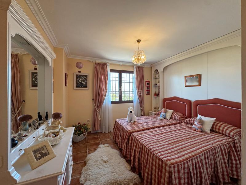 Foto 05991030-a128-47ea-a0af-90e087073467. Xalet amb xemeneia calefacció aparcament piscina a Alhaurín de la Torre