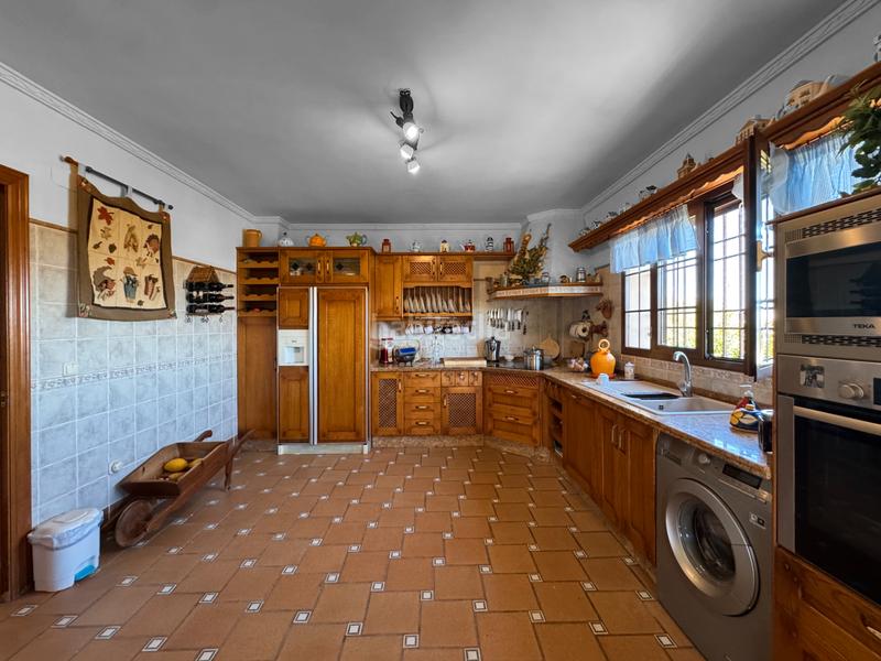 Foto 08bebcae-2d55-4645-88dc-8d14e15c08af. Xalet amb xemeneia calefacció aparcament piscina a Alhaurín de la Torre