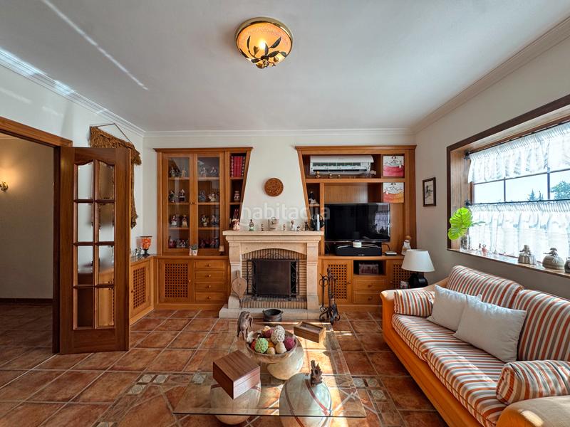 Foto 0addbfa8-4b54-460d-89a1-80e72fb21e0f. Xalet amb xemeneia calefacció aparcament piscina a Alhaurín de la Torre