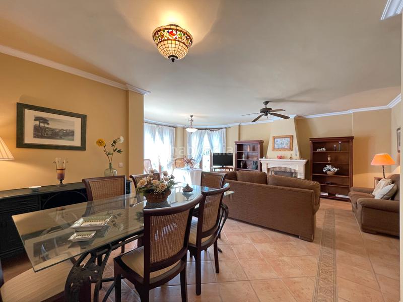 Foto 33d76b0e-4864-4d84-8516-a8a30f3117a9. Xalet amb xemeneia calefacció aparcament piscina a Alhaurín de la Torre