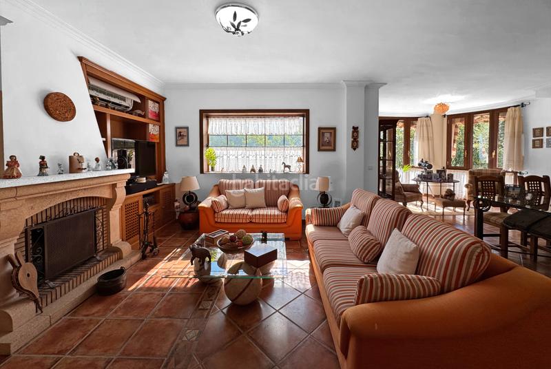 Foto a04bd412-5c77-47f5-9db0-fbdf4cb2f262. Xalet amb xemeneia calefacció aparcament piscina a Alhaurín de la Torre