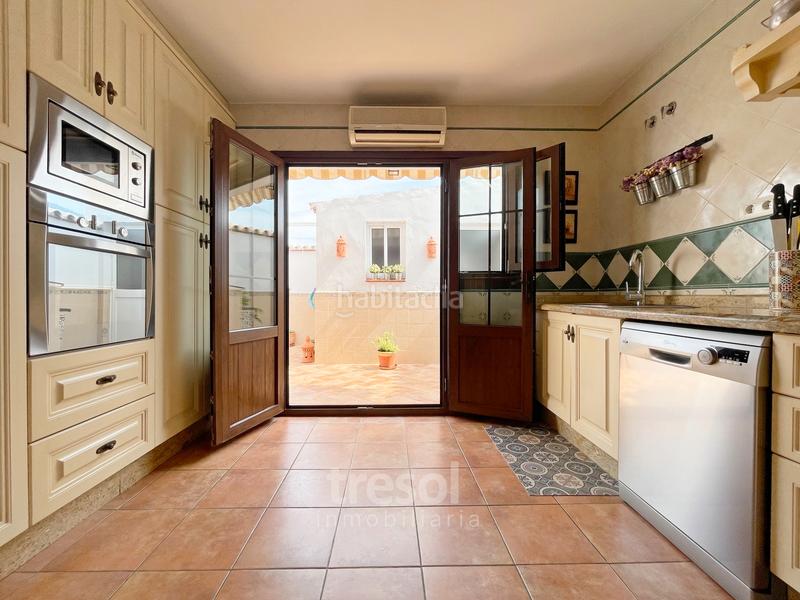 Foto 2afd8484-de15-4917-af88-6ff37ba3c9f1. Chalet avec cheminée chauffage dans Centro Alhaurín de la Torre