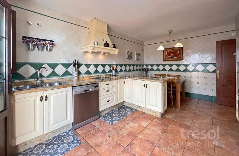 Foto 9c66a9fc-c864-48bc-9292-f3436e538a4a. Chalet avec cheminée chauffage dans Centro Alhaurín de la Torre