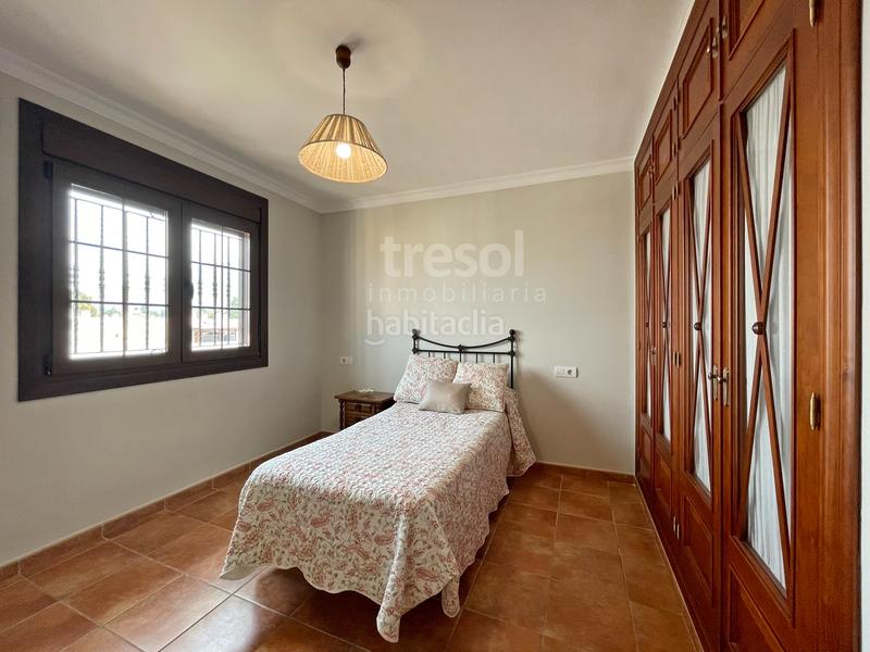 Foto f52b4030-9609-455d-a915-e35bf7674075. Chalet avec cheminée chauffage dans Centro Alhaurín de la Torre