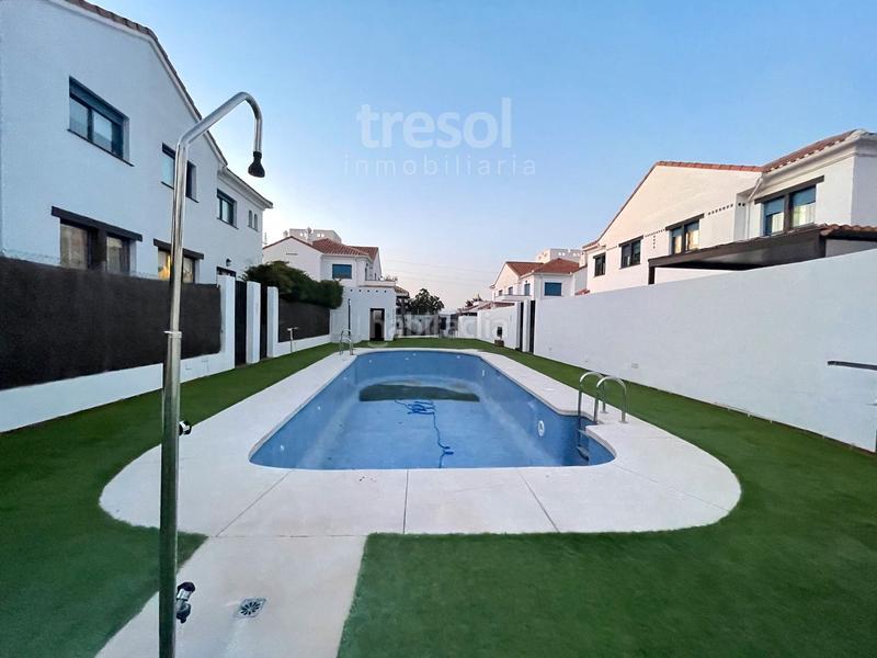 Foto d71f6b70-5819-42b2-8226-c60220b3e2b9. Casa aparellada amb aparcament piscina a Pinos de Alhaurín Alhaurín de la Torre