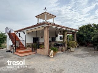 Country house in Alquería-Torrealquería. Casa de campo independiente escritura y con pozo propio legaliza