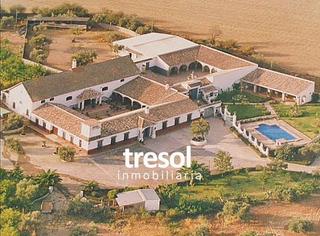 Masia en Cueva de Menga. La pea de los enamorados. maravillosa finca a 5 minutos del cen