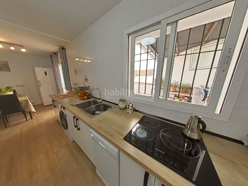 Foto c4da1767-ff5f-4536-bcb1-4bbe23d2b8aa. Casa adossada amb aparcament a San Alberto - La Alcubilla - Florisol Málaga