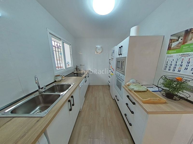 Foto f359764d-1d43-40f1-a395-1dcf99e0e371. Casa adossada amb aparcament a San Alberto - La Alcubilla - Florisol Málaga