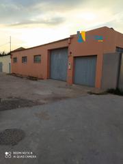 Bâtiment à usage industriel à Población de Arroyo. Se vende nave industrial en la linea de la concepción, en zona p