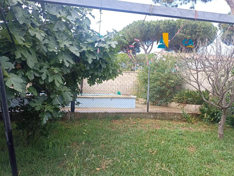 Foto 1a5c2293-eeb6-4b87-8bd0-bcbeb2d100e0. Chalet avec parking piscine dans Las Lagunas - Campano Chiclana de la Frontera