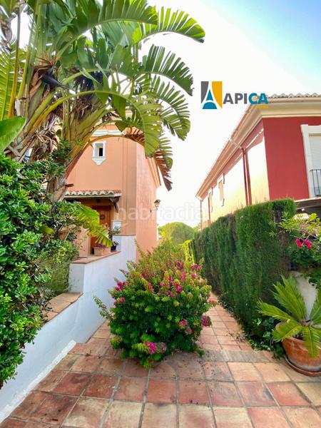 Foto efb8f4e1-3733-4d12-a50e-b16eea477922. Casa adosada se vende chalet adosado en alcaidesa, la línea de la concepción en La Alcaidesa