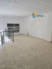 Local Comercial a San José-San Bernardo. Se vende local comercial en la zona periañez de la linea de la c
