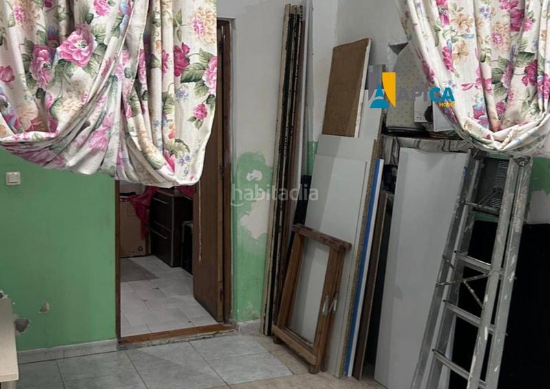 Foto 20f944a8-dfc1-487f-b983-5f39c6c77ea2. Local comercial  con doble acceso en el centro . en Barbate