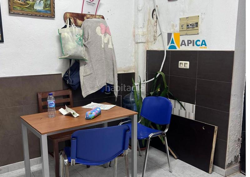 Foto b9b8e0c8-2bc6-4f2d-a52e-8c9ed68f8ec2. Local comercial  con doble acceso en el centro . en Barbate