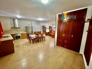 Appartement à Conil. Piso en planta baja con patio y azotea en río salado, conil de l