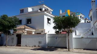 Duplex à Medina - Sidonia. Dúplex unifamiliar con garaje, medina sidonia.