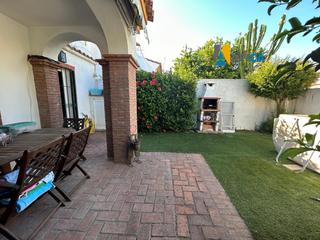 Casa adossada a Barrios (Los). Adosado en la vega del golf