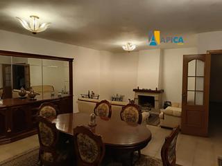 Casa adosada en La Atunara-Periáñez. Se vende casa con despacho,  garaje y local comercial, en la lin