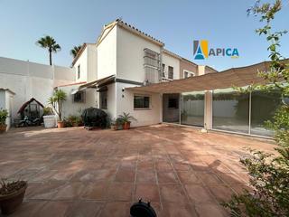 Maison jumelée à Barrios (Los). Adosado en guadacorte