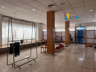 Local commercial à Barbate. Oportunidad única para inversores en el centro de barbate