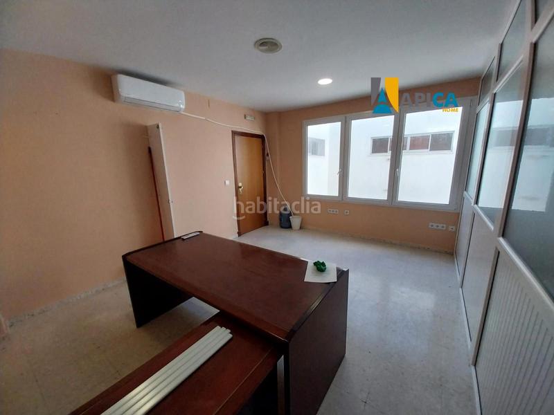 Foto dcf1ecad-aeb7-4430-8720-05ad2f604afe. Local commercial dans Paseo Marítimo - San José - La Laguna Cádiz