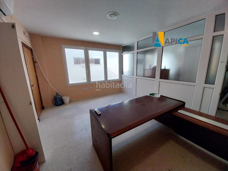 Foto fee01085-d671-40d9-a407-580684f0b784. Local commercial dans Paseo Marítimo - San José - La Laguna Cádiz