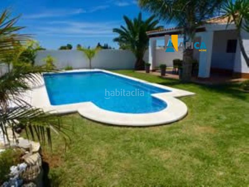 Foto 0edc0ef2-fcf2-4d37-a953-d9eee52c276c. Chalet avec parking piscine dans Los Gallos Chiclana de la Frontera